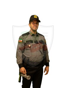 نیروی نگهبان وظیفه حفاظت از امنیت و اموال را در محیط خاصی بر عهده دارد.